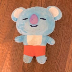 Very good looking orange shorts feels very good the name is jimmy so look good🔥